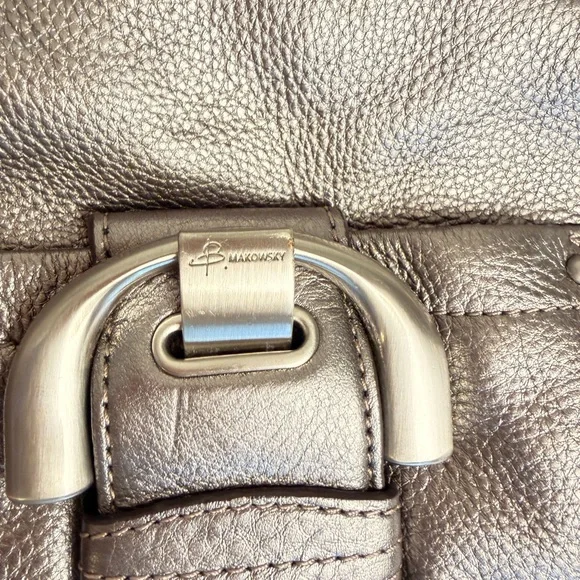 B. Makowsky Metallic Silver Crossbody Bag - Picture 2 of 8